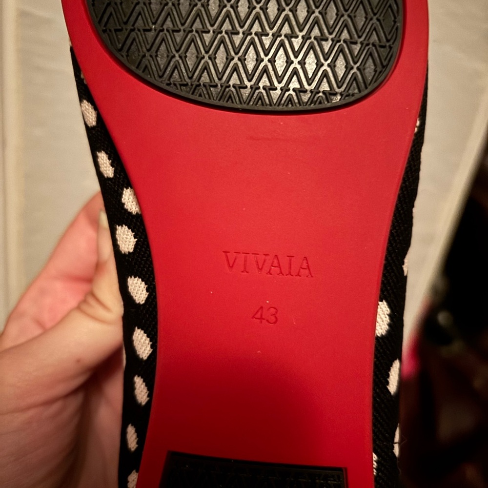 Vivaia Aria Abstract Black and White Polka Dot Flats Red Sole Size 43 US 11 EUC - Picture 3 of 4